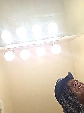 Snapshot of StallionMilf chatting on 10-28-25, 02:27 StallionMilf online show from 10-28-25, 02:27