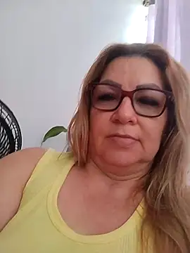 Snapshot of gisela27 chatting on 09-21-25, 06:13 gisela27 online show from 09-21-25, 06:13