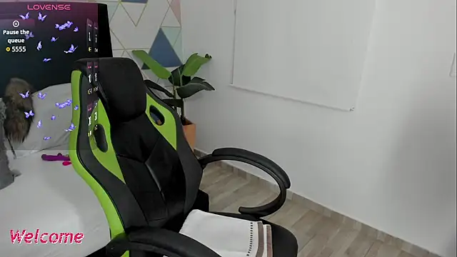 gisela27 online show from 11-07-25, 12:31