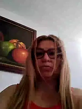 Snapshot of gisela27 chatting on 03-09-25, 08:31 gisela27 online show from 03-09-25, 08:31