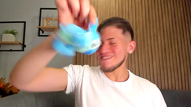 SebastianMaximoff online show from 12-16-25, 07:29