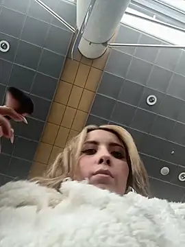 ValeriaHot69 online show from 12-17-25, 02:00