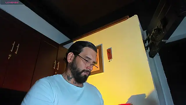 Snapshot of CamiloGray_ chatting on 02-24-26, 02:07 CamiloGray online show from 02-24-26, 02:07