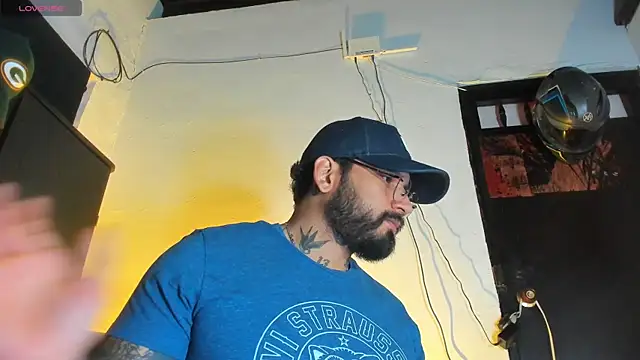 CamiloGray  online show from 12-21-25, 01:35