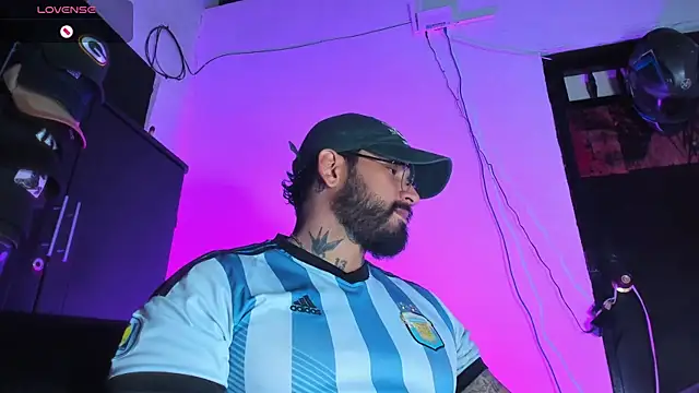 CamiloGray  online show from 12-19-25, 02:30