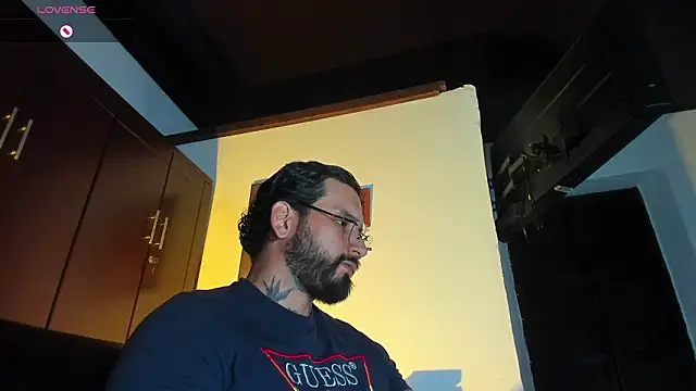 Snapshot of CamiloGray_ chatting on 03-04-26, 02:25 CamiloGray online show from 03-04-26, 02:25