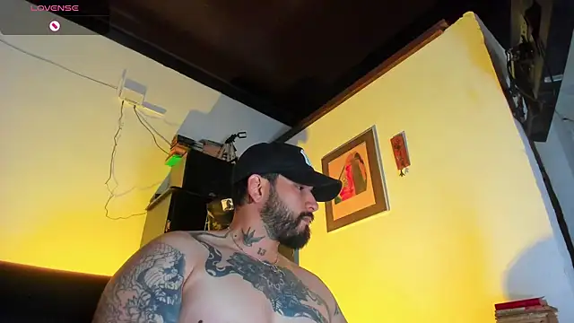 CamiloGray  online show from 10-26-25, 03:45