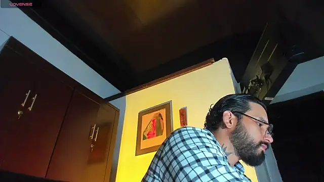 Snapshot of CamiloGray_ chatting on 01-19-26, 03:38 CamiloGray online show from 01-19-26, 03:38