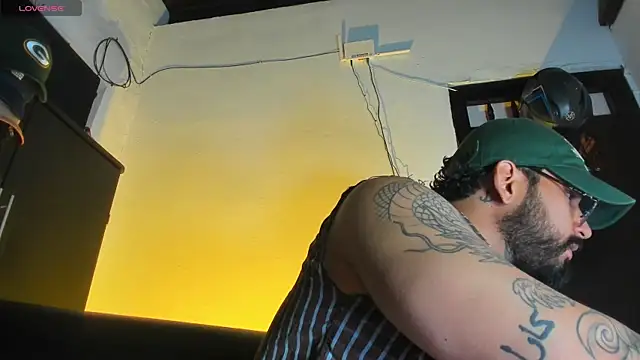 CamiloGray  online show from 12-18-25, 02:10