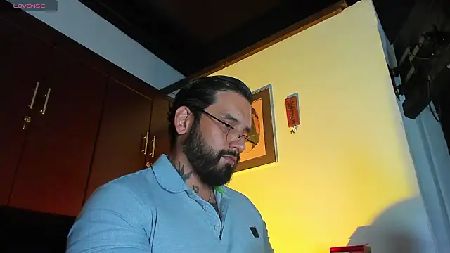 Snapshot of CamiloGray_ chatting on 02-05-26, 04:03 CamiloGray online show from 02-05-26, 04:03