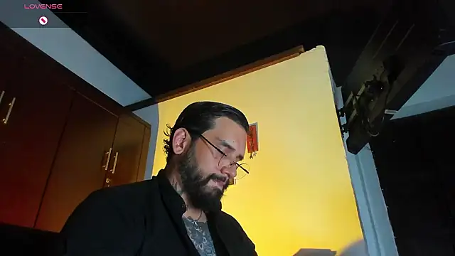 Snapshot of CamiloGray_ chatting on 02-17-26, 02:25 CamiloGray online show from 02-17-26, 02:25