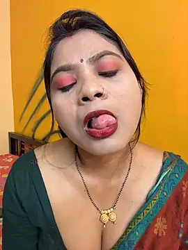 Snapshot of wow-wow-sexy chatting on 03-19-26, 06:19 wow-wow-sexy online show from 03-19-26, 06:19