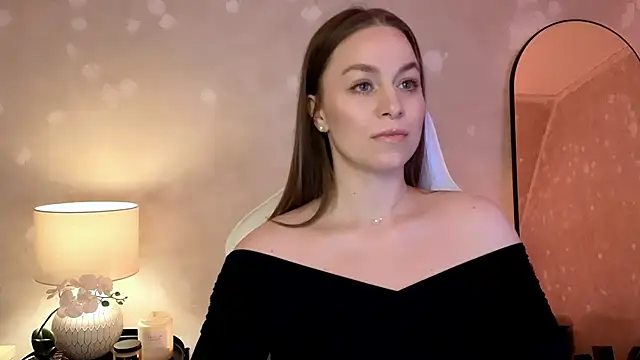Snapshot of MilaFleur chatting on 10-04-25, 02:18 MilaFleur online show from 10-04-25, 02:18