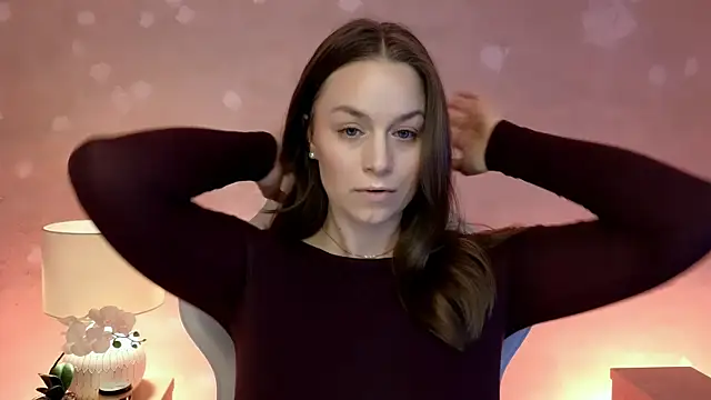 Snapshot of MilaFleur chatting on 06-05-26, 02:12 MilaFleur online show from 06-05-26, 02:12