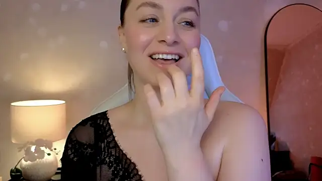Snapshot of MilaFleur chatting on 09-22-25, 02:12 MilaFleur online show from 09-22-25, 02:12