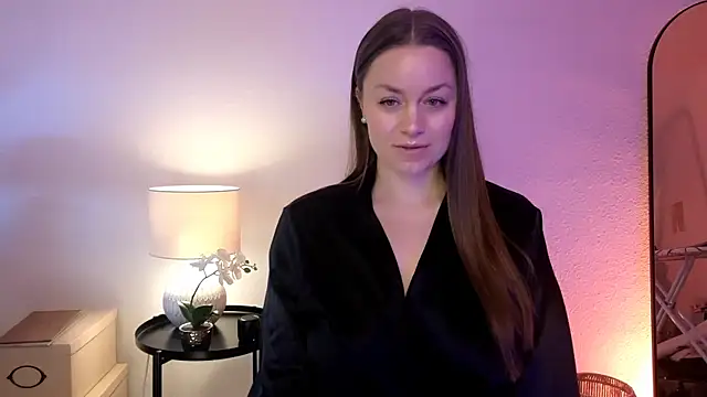 Snapshot of MilaFleur chatting on 02-14-25, 09:24 MilaFleur online show from 02-14-25, 09:24
