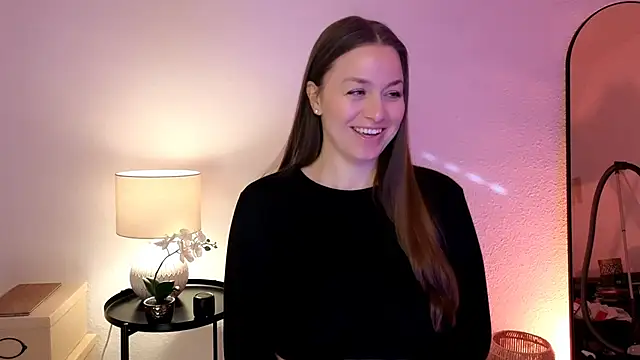 Snapshot of MilaFleur chatting on 02-25-25, 09:09 MilaFleur online show from 02-25-25, 09:09