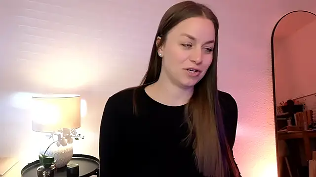 Snapshot of MilaFleur chatting on 01-08-25, 08:27 MilaFleur online show from 01-08-25, 08:27