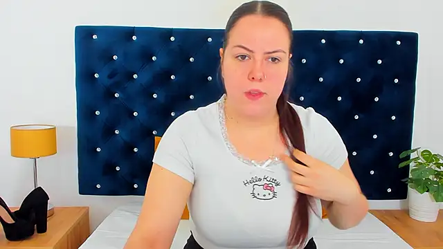 EvaLick online show from 02-12-26, 06:24