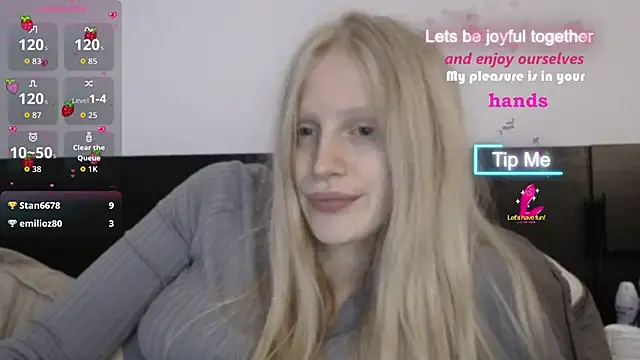 Snapshot of VeronicaJoyful chatting on 09-24-25, 11:21 VeronicaJoyful online show from 09-24-25, 11:21