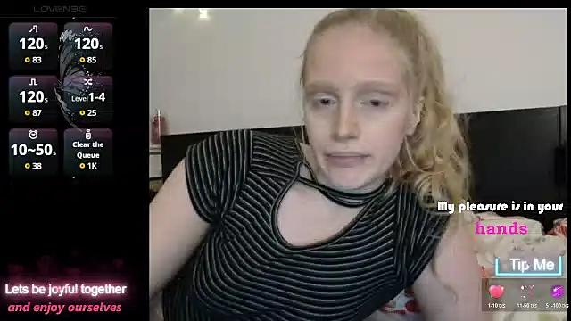 Snapshot of VeronicaJoyful chatting on 11-16-25, 12:48 VeronicaJoyful online show from 11-16-25, 12:48