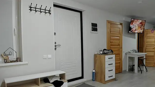 increible della online show from 10-24-25, 05:23