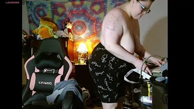 ItsBunniBabe online show from 10-30-25, 01:15