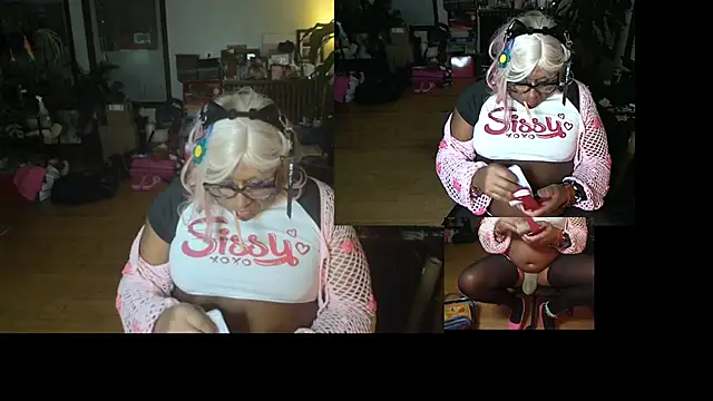 Snapshot of Gray-Platinum-Orchid chatting on 12-10-24, 11:43 Gray-Platinum-Orchid online show from 12-10-24, 11:43