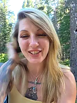 SheIsSomething online show from 07-05-26, 12:59