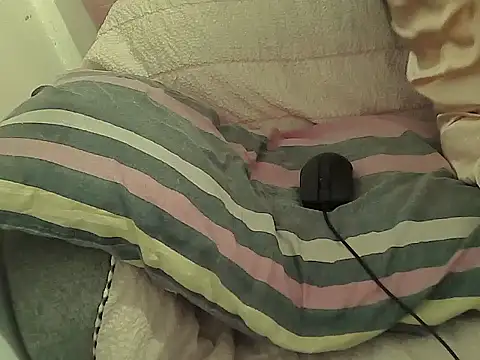 Snapshot of Alexiadreamer chatting on 12-04-25, 05:01 Alexiadreamer online show from 12-04-25, 05:01