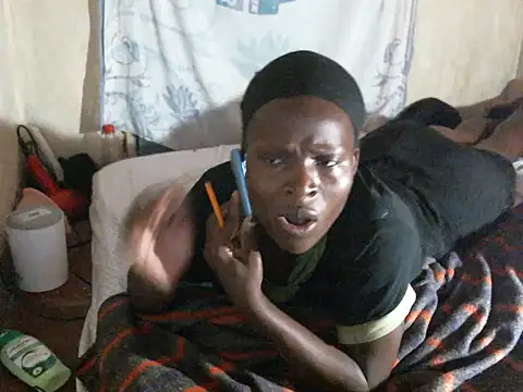 cute-shamza online show from 12-15-25, 04:51