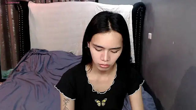 Snapshot of shecutie69 chatting on 10-14-25, 09:47 shecutie69 online show from 10-14-25, 09:47