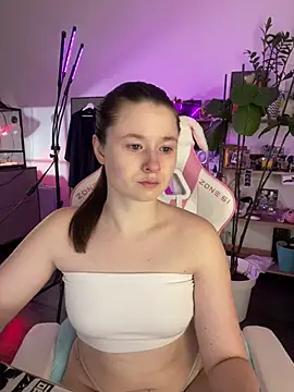 Snapshot of sweetest_pie chatting on 02-22-26, 09:16 sweetest pie online show from 02-22-26, 09:16