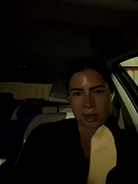 Snapshot of clairewntr chatting on 10-13-25, 09:27 clairewntr online show from 10-13-25, 09:27