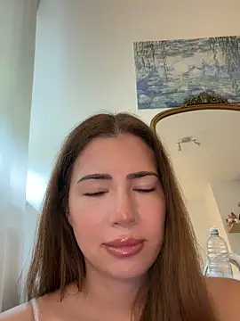 Snapshot of clairewntr chatting on 06-14-26, 12:50 clairewntr online show from 06-14-26, 12:50