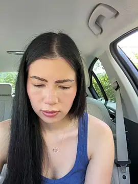 Snapshot of clairewntr chatting on 04-26-26, 12:24 clairewntr online show from 04-26-26, 12:24