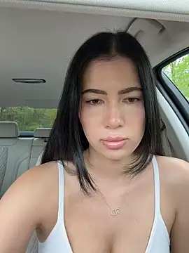 Snapshot of clairewntr chatting on 04-19-26, 11:33 clairewntr online show from 04-19-26, 11:33