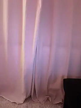 Snapshot of clairewntr chatting on 04-20-26, 08:32 clairewntr online show from 04-20-26, 08:32