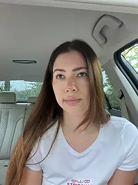 Snapshot of clairewntr chatting on 05-18-26, 02:00 clairewntr online show from 05-18-26, 02:00