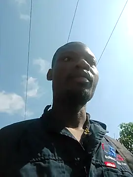 Snapshot of Malibongwe17 chatting on 10-05-25, 07:32 Malibongwe17 online show from 10-05-25, 07:32