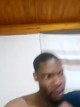 Snapshot of Malibongwe17 chatting on 09-24-25, 04:35 Malibongwe17 online show from 09-24-25, 04:35