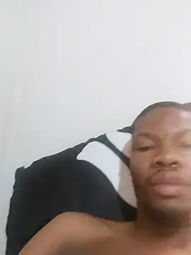 Snapshot of Malibongwe17 chatting on 09-21-25, 05:45 Malibongwe17 online show from 09-21-25, 05:45