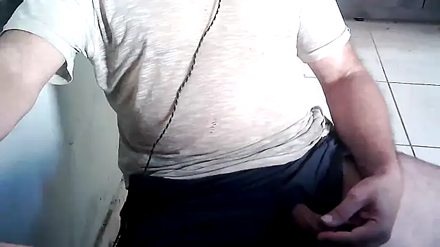 Snapshot of eduar570 chatting on 04-28-26, 01:15 eduar570 online show from 04-28-26, 01:15