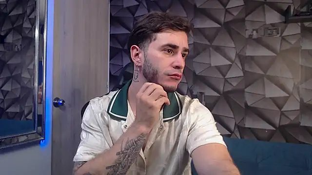 Latino stud4u online show from 11-21-25, 12:42