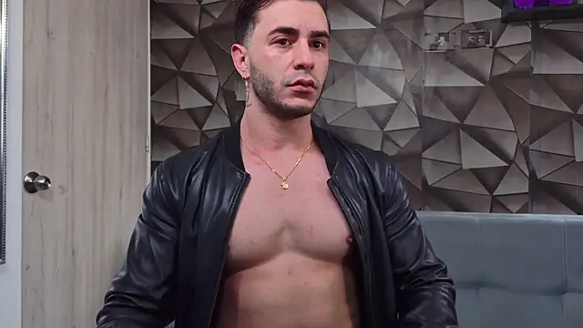 Snapshot of Latino_stud4u chatting on 04-24-26, 04:09 Latino stud4u online show from 04-24-26, 04:09