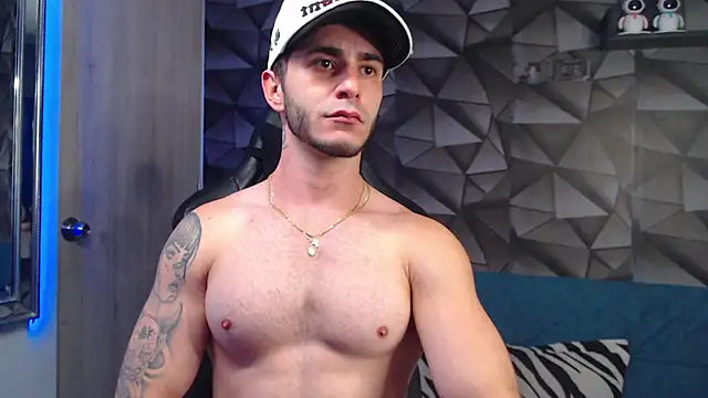 Latino stud4u online show from 10-17-25, 01:31