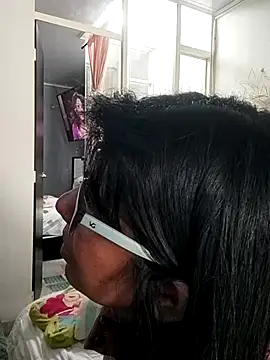 aisha latina online show from 02-13-26, 02:39