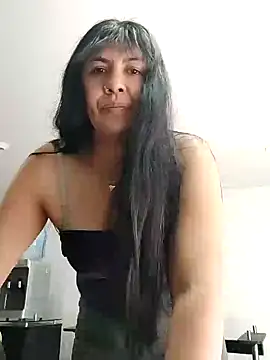 aisha latina online show from 10-24-25, 01:54