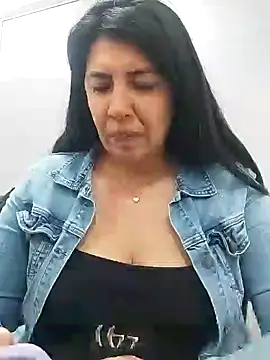 Snapshot of aisha_latina chatting on 02-05-25, 02:16 aisha latina online show from 02-05-25, 02:16
