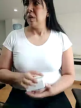 aisha latina online show from 06-01-26, 02:06